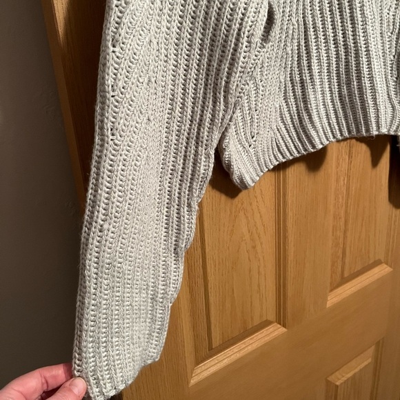 Gray mock neck sweater - Picture 3 of 8